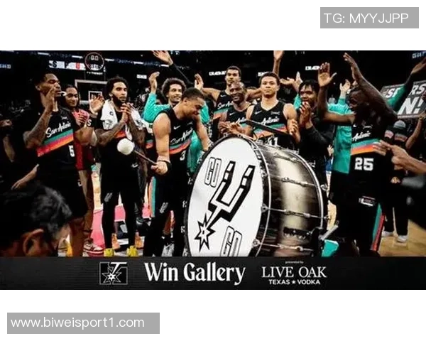 米奇称赞队内人才众多文班是基石凯尔登则是球队灵魂所在