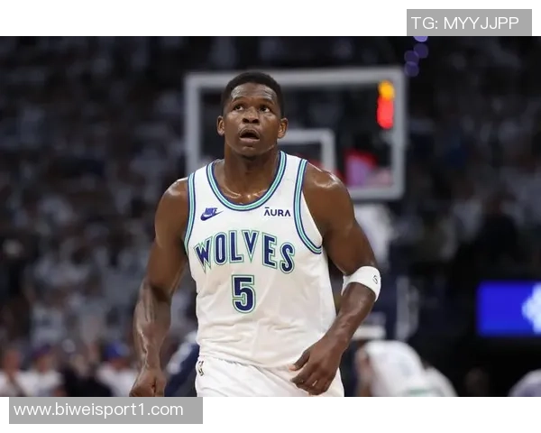 爱德华兹末节发力拿下7分全场24投仅中7三分球表现不佳